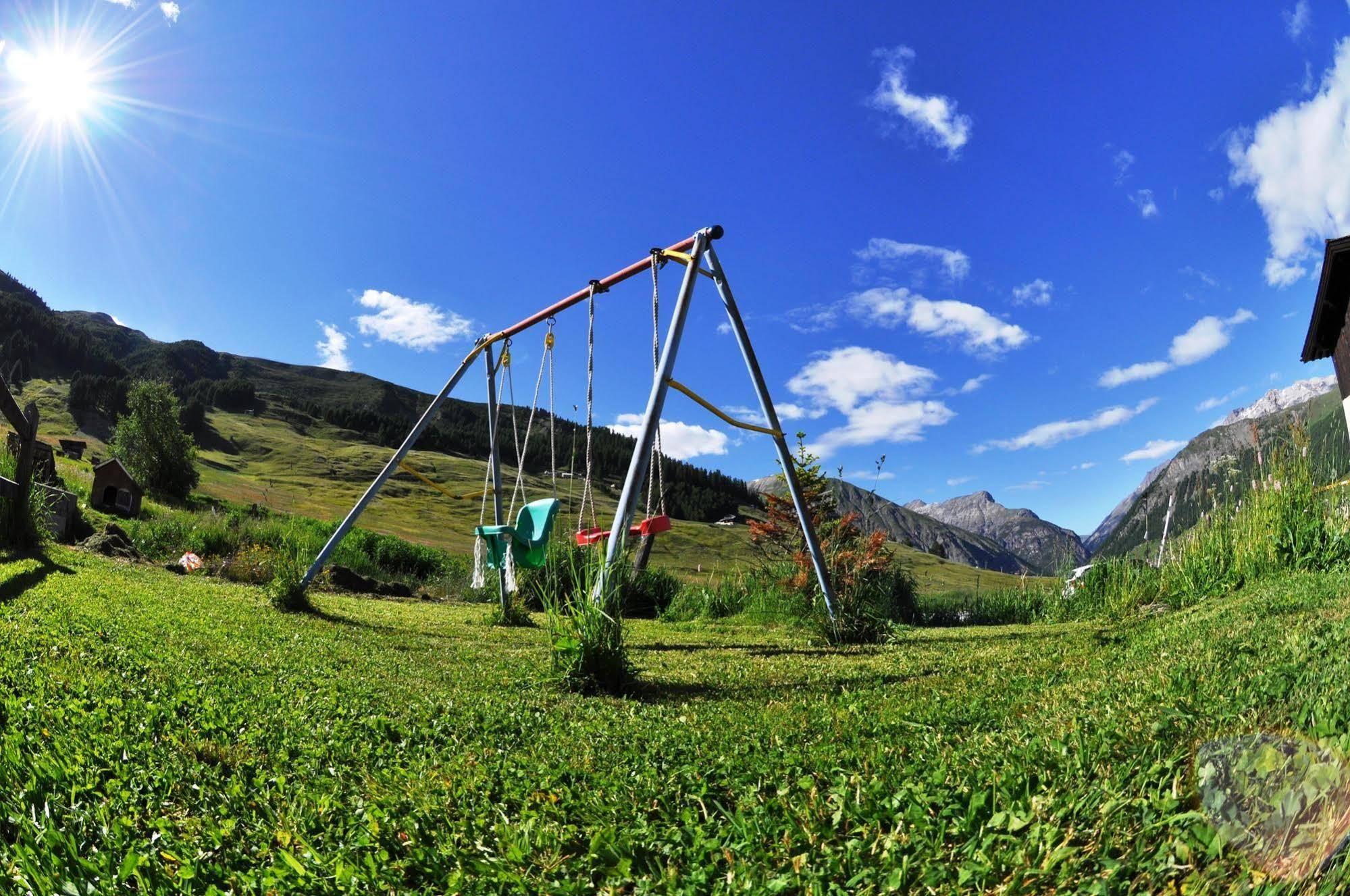 Alpen Royal By Livigno Accomodation Extérieur photo