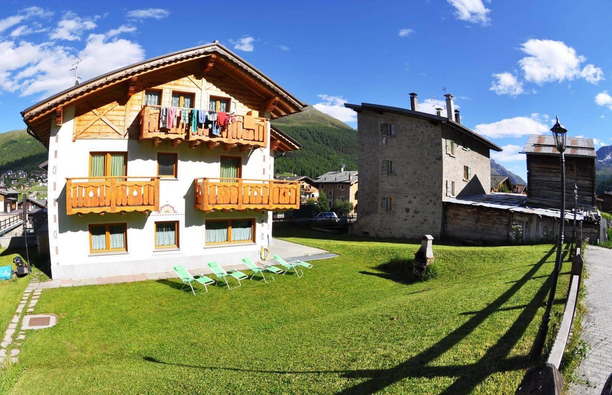 Alpen Royal By Livigno Accomodation Extérieur photo